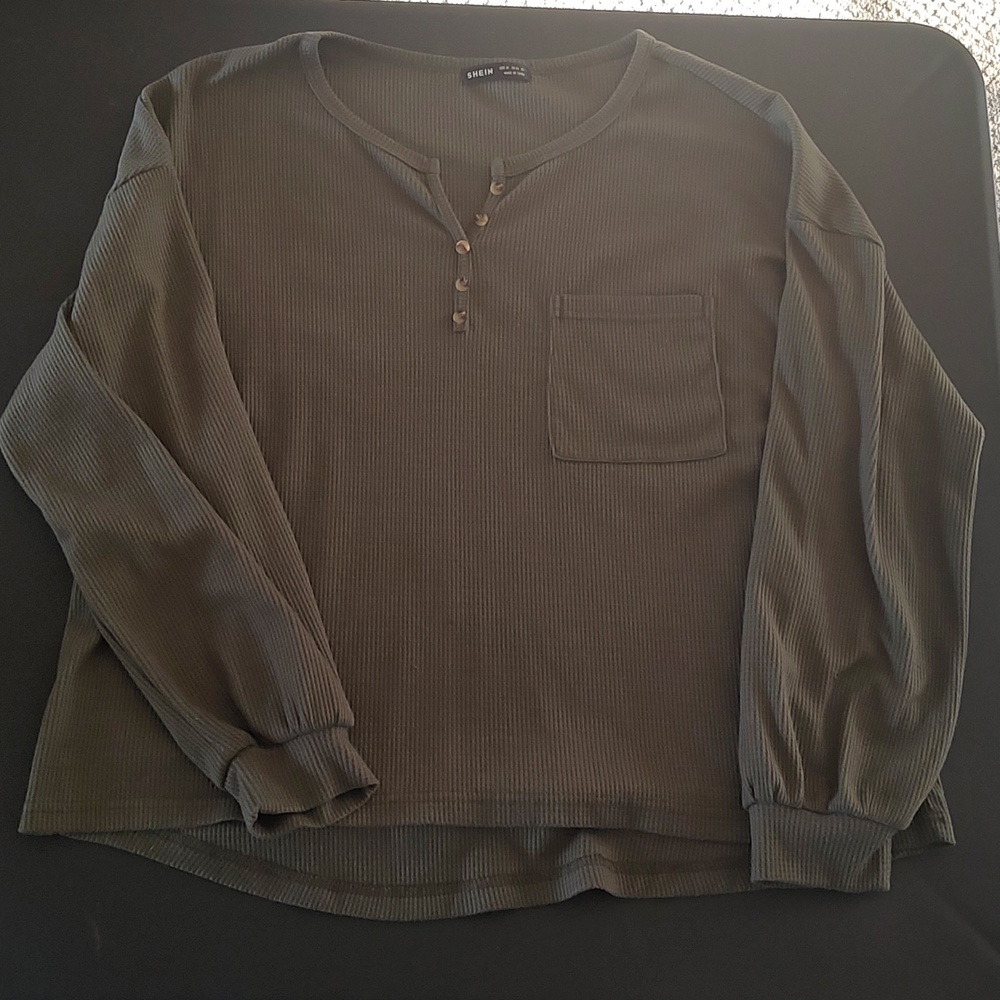 Dark green long sleeve with pocket